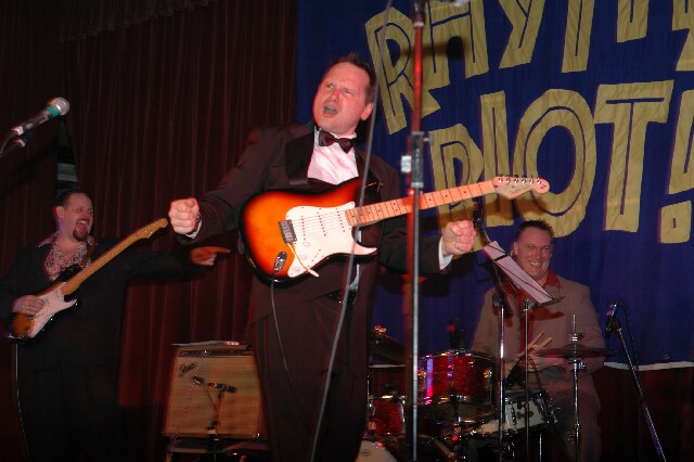 min 2007 11 24 riot 543